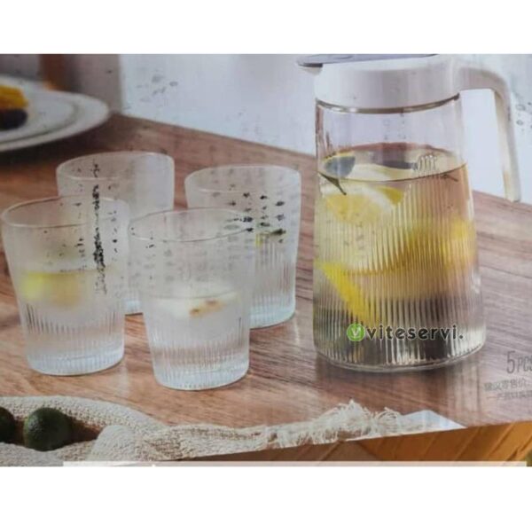 Ensemble de Carafe plus 4 verres de qualités